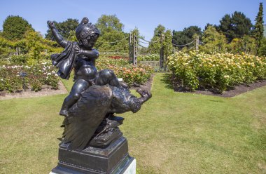 Yay heykel Regents Park Queen Mary'nın bahçelerinde kaybetti