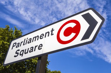 Parlamento Meydanı yol işaret Londra'da
