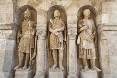 Balıkçının Bastion Budapeşte'de heykeller