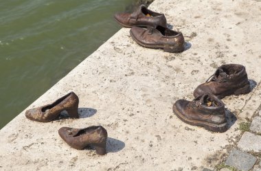 Budapeşte 'deki Tuna Bankası Anıtı' nın Ayakkabıları