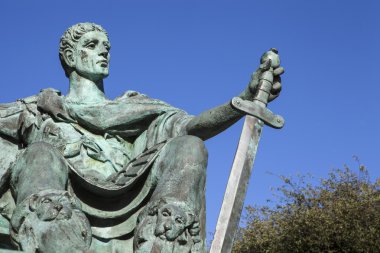 Büyük Konstantin heykel York