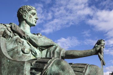 Büyük Konstantin heykel York