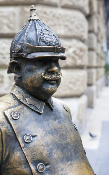Polizisten-Statue in Budapest — Stockfoto