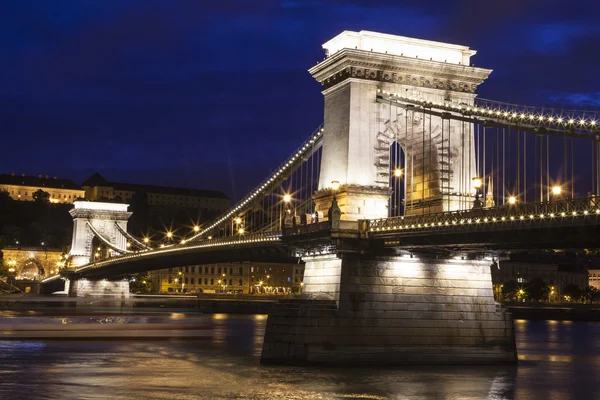 बुडापेस्ट में चेन ब्रिज — स्टॉक फ़ोटो, इमेज