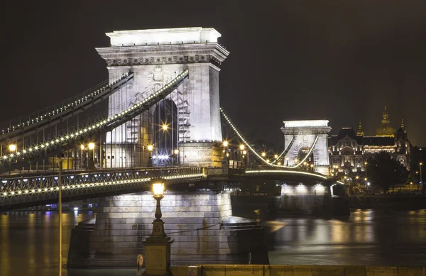 Kettenbrücke in Budapest — Stockfoto
