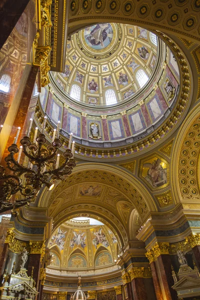 St. stephen 's basilica in budapest — Stockfoto