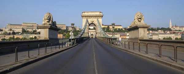 Ponte da Cadeia, Castelo de Buda e Bastião dos Pescadores em Budapes — Fotografia de Stock