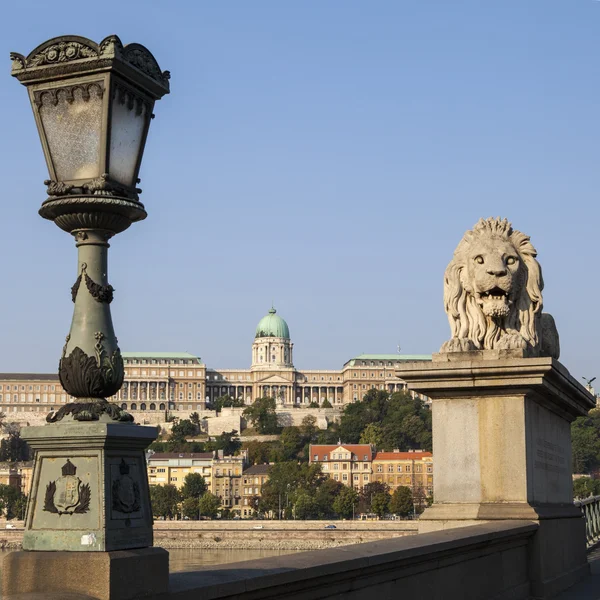 Vista do Castelo de Buda da Ponte da Cadeia — Fotografia de Stock