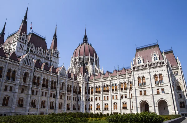 Edifício do Parlamento húngaro em Budapeste — Fotografia de Stock