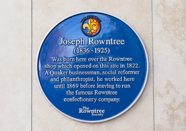 Joseph Rowntree Blue Plaque in York — Stockfoto