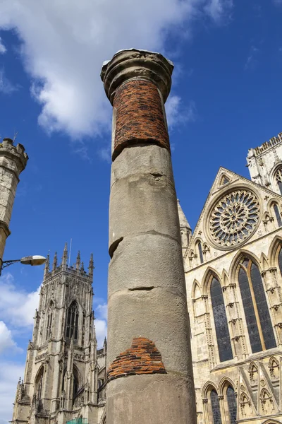 Romeinse kolom in York — Stockfoto