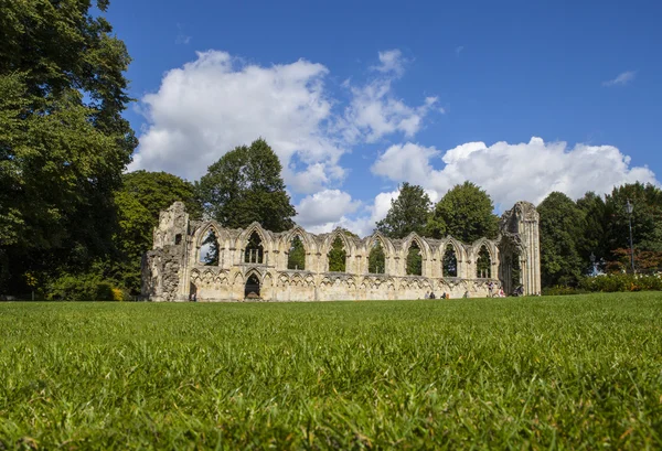 St. Mary's Abbey ruïnes in York — Stockfoto