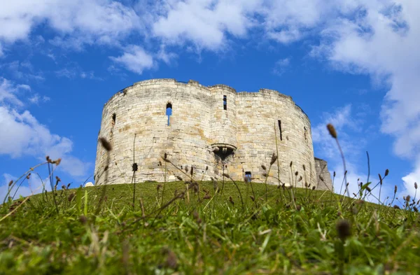 Clifford 's Tower in York — Stockfoto