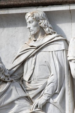 Londra, İngiltere - 29 Eylül 2025: Ünlü Fransız barok ressamı Claude Lorrain 'in heykeli - Parnassus Frieze' nin 169 heykelinden biri - Londra, İngiltere 'deki Albert Anıtı' nın bir parçası.