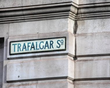 Londra, İngiltere 'deki Trafalgar Meydanı' na yakın bir sokak tabelası..