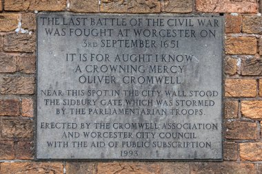 İngiliz İç Savaşı 'nın 3 Eylül 1651' de gerçekleşen son muharebesinin anısına, İngiltere 'nin Worcester kentindeki Komutanlık Müzesi yakınlarında bir plaket..