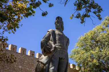 Lagos, Portekiz - 23 Eylül 2025: Gil Eanes 'in heykeli - Portekiz' in Lagos şehrinin duvarlarında bulunan ünlü 15. yüzyıl Portekizli denizci ve kaşif.