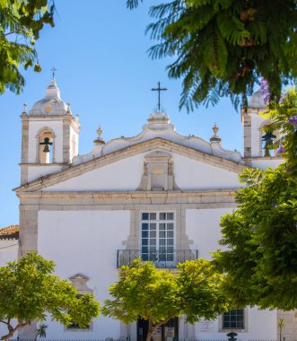 Igreja de Santa Maria de Lagos 'un ya da güzel Algarve şehri Lagos' taki St. Mary Kilisesi 'nin dışında..