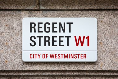 Londra, İngiltere - 3 Şubat 2025: Londra 'daki Westminster şehrinde Regent Caddesi için sokak tabelası.