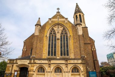 Londra, İngiltere 'de bulunan Chelsea kilisesinin dış cephesi..