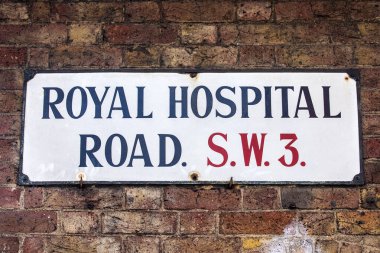 Chelsea, Londra, İngiltere 'deki Royal Hospital Road sokak tabelası..