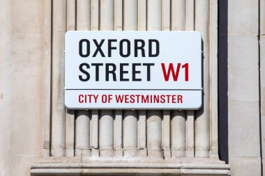 Londra, İngiltere - 3 Nisan 2025: Londra, İngiltere 'de Oxford Caddesi için sokak tabelası.