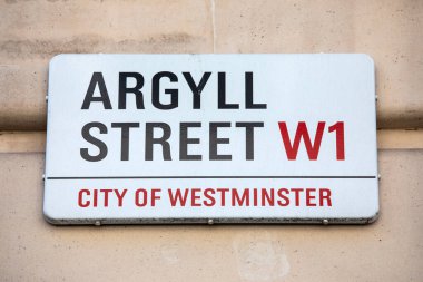 Londra, İngiltere - 3 Nisan 2025: Londra 'nın merkezinde Argyll Caddesi için sokak tabelası.