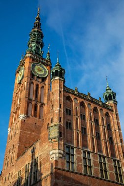 Polonya 'nın Gdansk kentindeki ana belediye binasının manzarası..