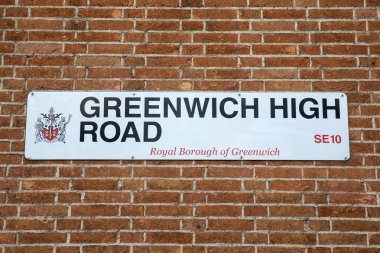 Greenwich, Londra, İngiltere 'deki Greenwich High Road için bir sokak tabelasının yakın çekimi..