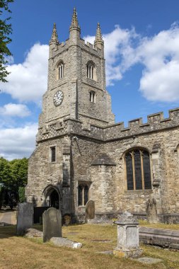 Aziz Meryem Kilisesi 'nin güzel manzarası. İngiltere' nin Essex kentindeki Southlewell-on-Sea bölgesindeki St. Mary Kilisesi olarak da bilinir..