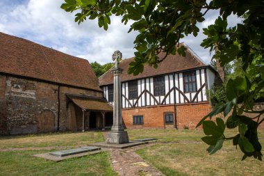 İngiltere 'nin Essex kentindeki Southlewell-on-Sea' nin Priory Park bölgesinde bulunan tarihi Prittlewell Manastırı.