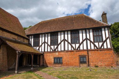 İngiltere 'nin Essex kentindeki Southlewell-on-Sea' nin Priory Park bölgesinde bulunan tarihi Prittlewell Manastırı.