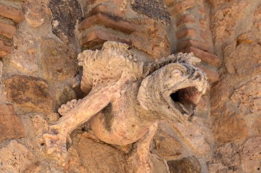 Benalmadena, İspanya - 24 Nisan 2024: Benalmadena, İspanya 'daki Castillo de Colomare Kalesi' nde bir heykel. Kale, Kristof Kolomb 'un hayatına adanmış bir anıttır..