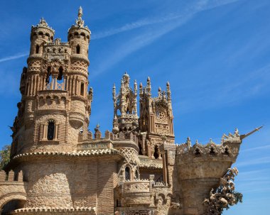 Benalmadena, İspanya 'daki büyüleyici Castillo de Colomare Kalesi. Kale, Kristof Kolomb 'un hayatına adanmış bir anıttır..