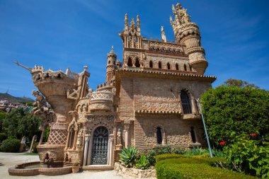 Benalmadena, İspanya 'daki büyüleyici Castillo de Colomare Kalesi. Kale, Kristof Kolomb 'un hayatına adanmış bir anıttır..