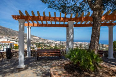 İspanya, Benalmadena Pueblo 'daki Iglesia Santo Domingo de Guzman' dan muhteşem manzara..