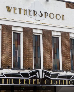 Kent, İngiltere - 5 Mayıs 2024: Kent, İngiltere 'deki Whitstable kasabasındaki Peter Cushing halk evinin dışı.