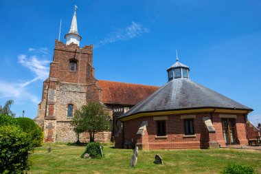 Essex, İngiltere - 27 Haziran 2024: Essex, İngiltere 'deki Maldon kasabasındaki güzel St. Marys Kilisesi.