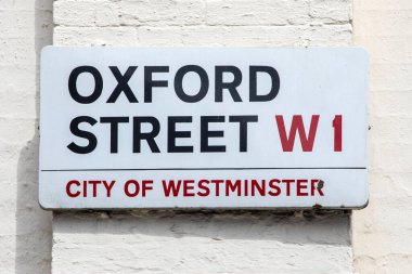 Londra, İngiltere - 1 Temmuz 2024: Londra, İngiltere 'de Oxford Caddesi için sokak tabelası