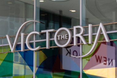 Essex, İngiltere - 26 Temmuz 2024: Güneydeki Victoria Alışveriş Merkezi 'nin dış tarafındaki tabela, Essex, İngiltere