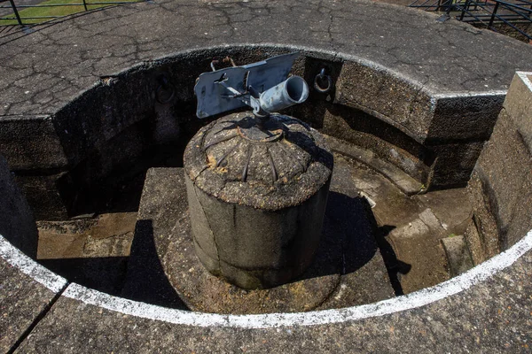 Essex, İngiltere - 7 Temmuz 2024: Essex, İngiltere 'deki tarihi Tilbury Kalesi' nde bir Siyahi Bombalı Havan.