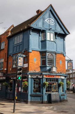 Londra, İngiltere - 23 Şubat 2026: Camden Eye Bar 'ın dışı, Camden, Londra, İngiltere' deki Kentish Town Road 'da yer alıyor..