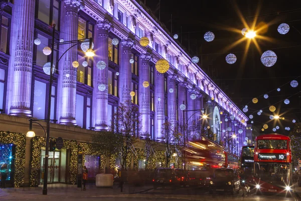 Selfridge on Oxford Street at Christmas — Stock Photo, Image