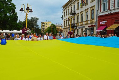 Ukrayna Devlet Bayrağı Günü İvano-Frankivsk, 23 Ağustos 2021. Editör fotoğrafı