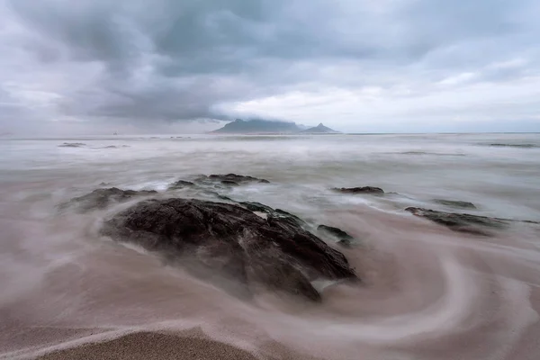 Table Mountain Ciudad Del Cabo Sudáfrica Visto Desde Playa Blouberg —  Fotos de Stock