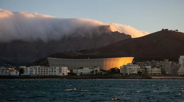 Cape Town Futbol Stadyumu Nun Gün Batımında Masa Koyu Ndaki — Stok fotoğraf