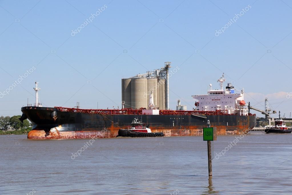 Oil Tanker Cargo Ship Stock Photo by ©Trigem4 71182825