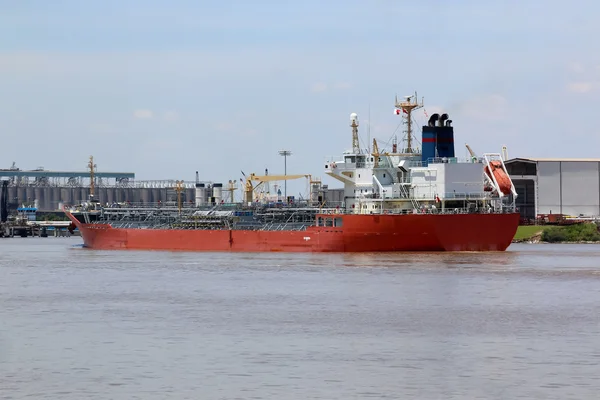 Oil Tanker Ship on Ship Channel — Stock Photo, Image