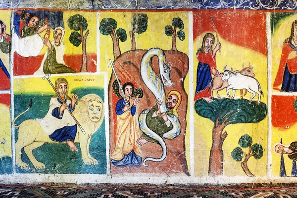 Antiguas paredes interiores de la iglesia ortodoxa pintadas en gondar ethiopi — Foto de Stock