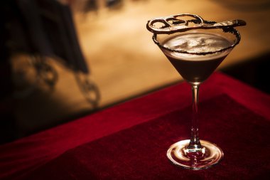 Çikolatalı martini kokteyl içki çubuk